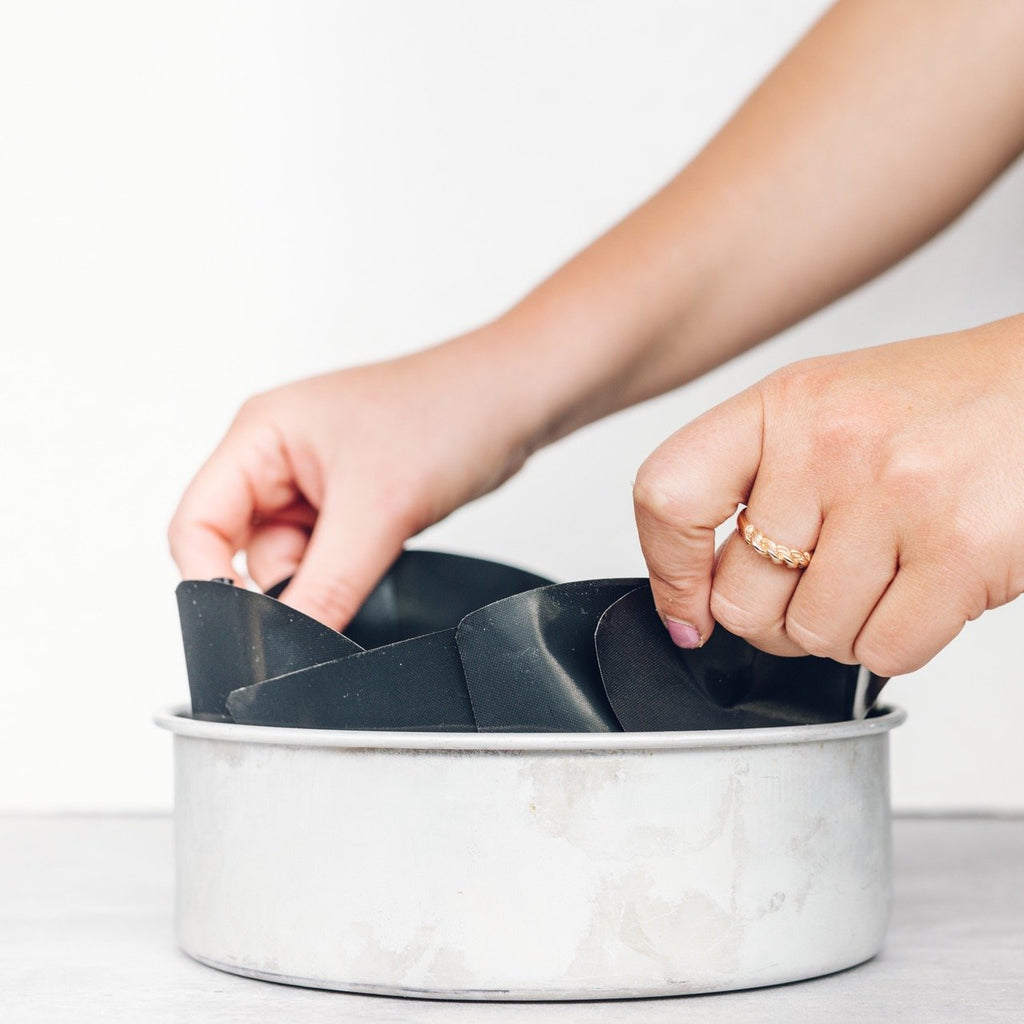 6 x REUSABLE ROUND CAKE TIN LINER ($8.85)